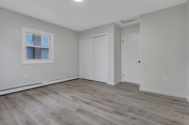 Building Photo - 105 Roosevelt St