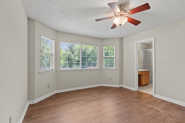 Building Photo - 100 River Oaks Dr