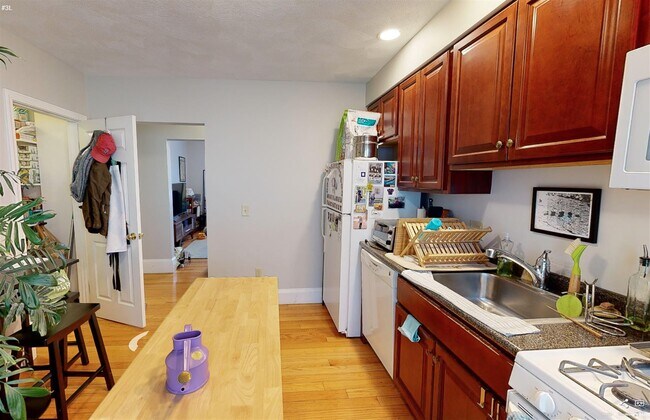 Building Photo - 33 Portsmouth St