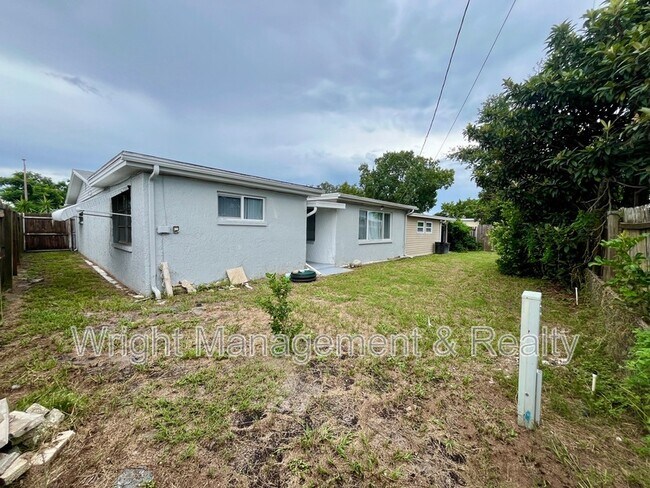 Building Photo - 5121 Dove Dr
