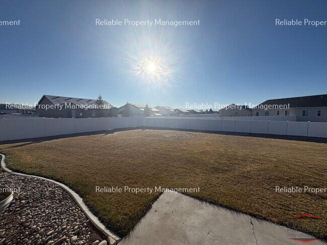 Building Photo - 3840 Slate Dr