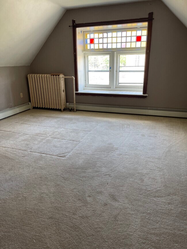 Building Photo - 710 N 6th St