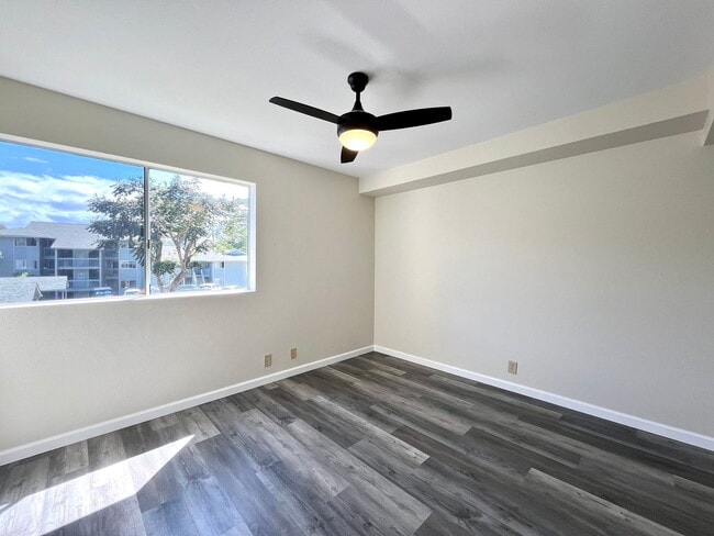 Building Photo - 2BD/2BA/2Pkg at Gardens of Launani Valley