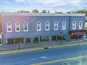 Building Photo - 118 N Main St