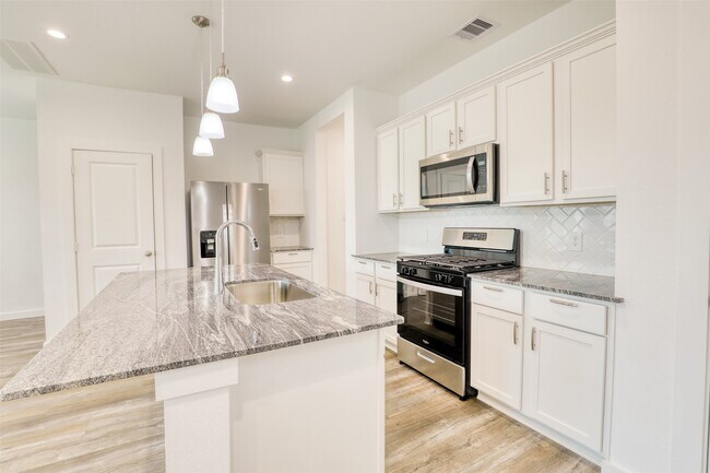 Building Photo - 3022 La Latina Dr