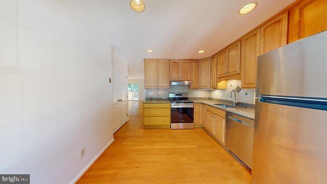 Building Photo - 5739 Oakshore Ct