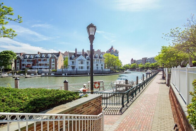 Building Photo - 4 Constellation Pl