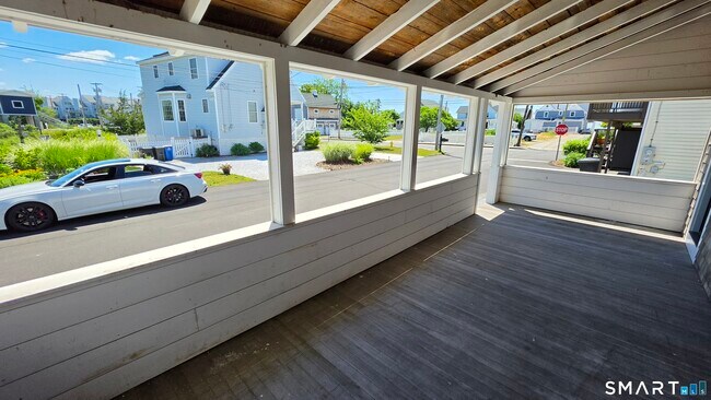 Building Photo - 47 Cosey Beach Ave