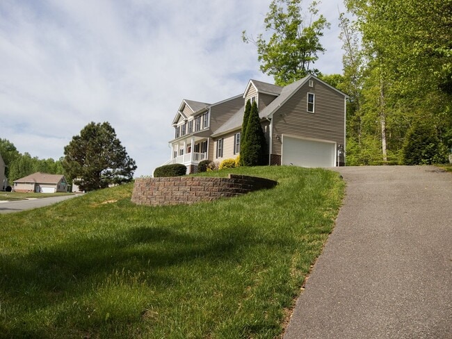 Building Photo - Stunning Shaker-Style 4-Bedroom Home in Chesterfield | Granite & Hardwoods!