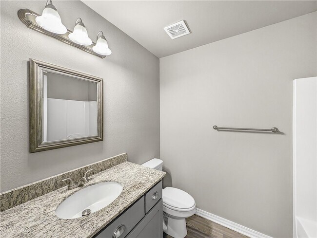 Building Photo - 195 E 2nd St