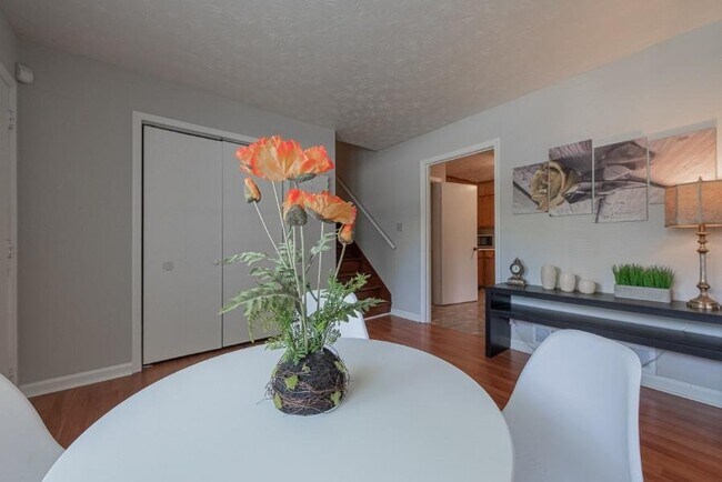 Building Photo - 2650 Montego Dr