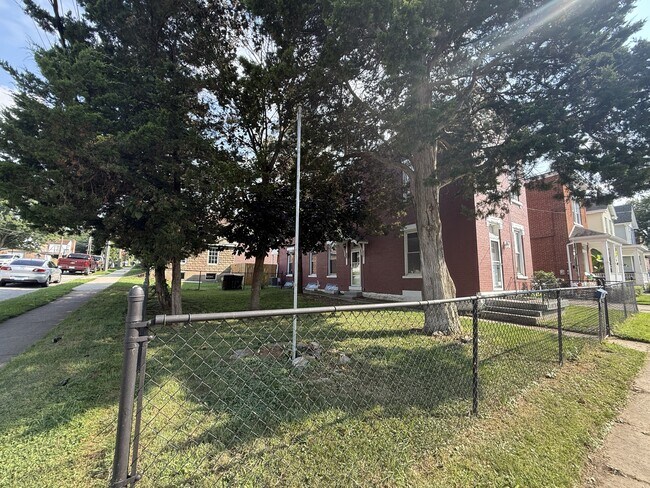 Building Photo - 101 Shelby St
