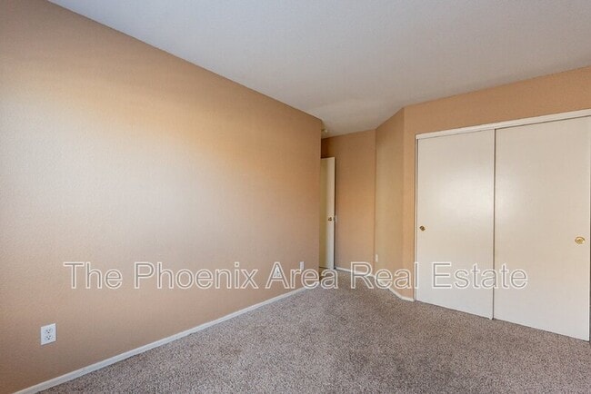 Building Photo - 1261 N Balboa Dr