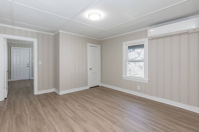 Building Photo - 1220 Battle St