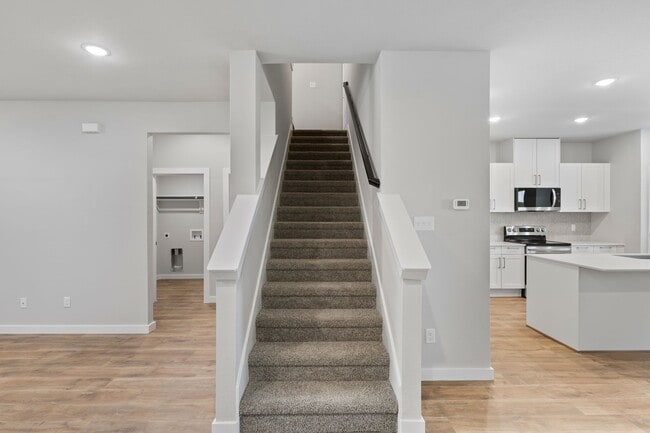 Building Photo - AVAILABLE NOW! 3 BEDROOM TRIPLEX LOCATED ON 1-ACRE LOT IN MIDLOTHIAN, TX!