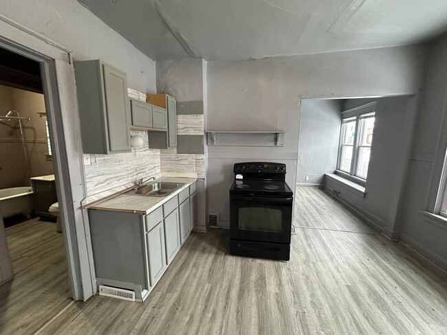 Building Photo - 2876 N 26th St