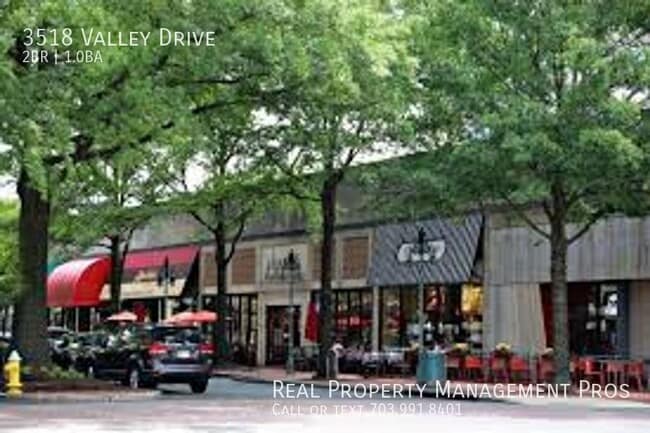 Building Photo - 3518 Valley Dr