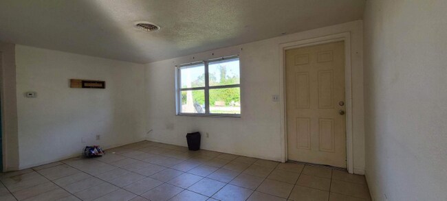 Building Photo - 8289 Pelican Rd