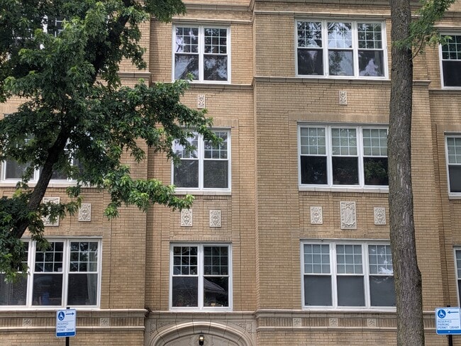 Building Exterior - 1912 W Chase Ave