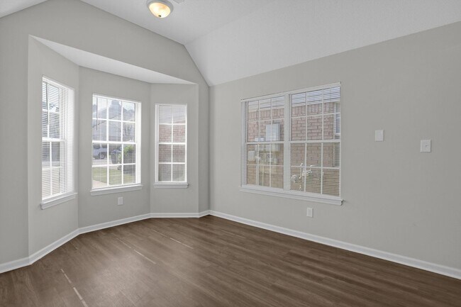 Building Photo - 1676 Joy Cir