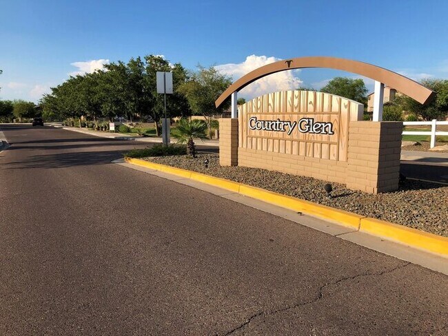 Building Photo - 2Bedroom plus Den-Mountain View & Sparklin...