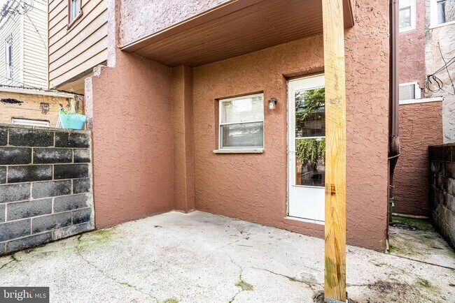 Building Photo - 2629 S Sheridan St