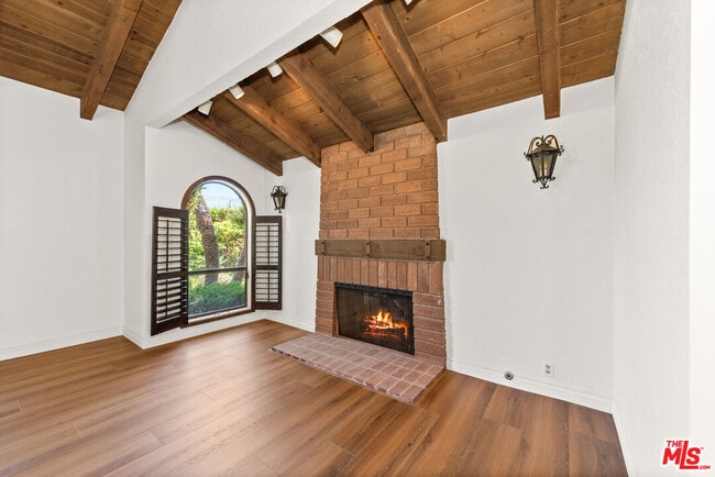 Building Photo - 3636 Malibu Country Dr