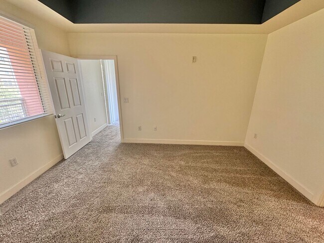 Building Photo - Guard-Gated spacious 2-Bedroom Condo Near the Las Vegas Strip