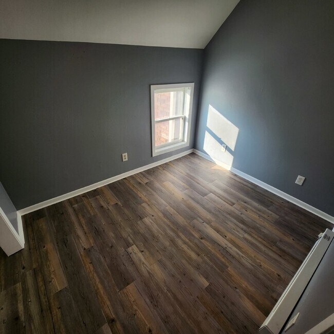 Building Photo - 1402 Willis Ave