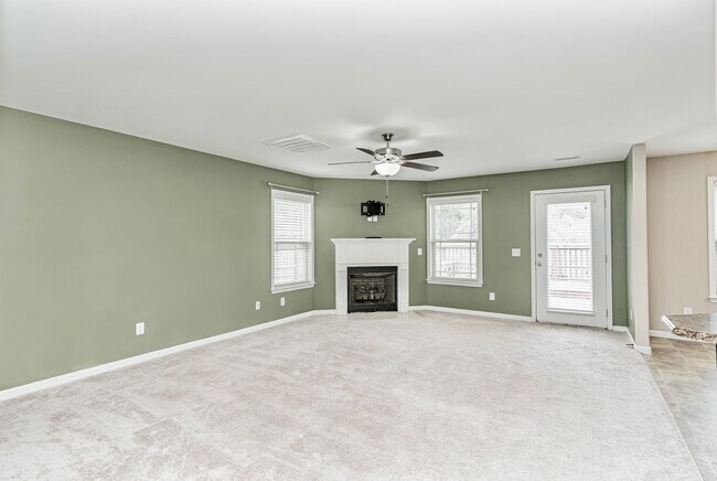 Building Photo - Beautiful home