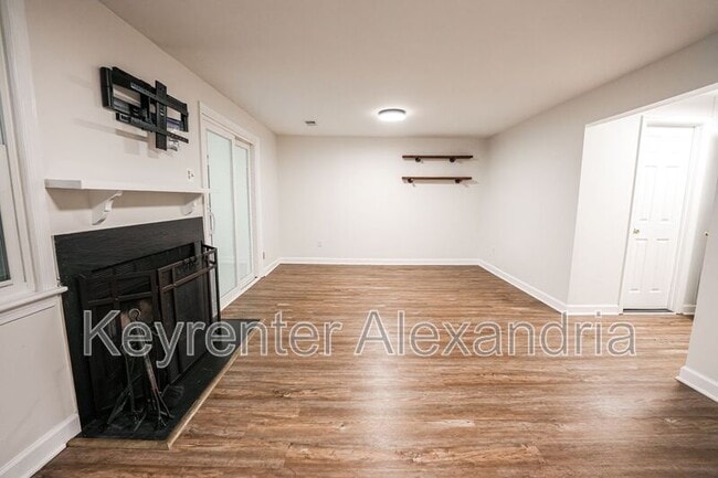 Building Photo - 6626 Birchleigh Way