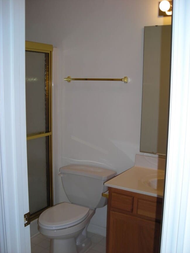 Building Photo - 131 Springwood Ln