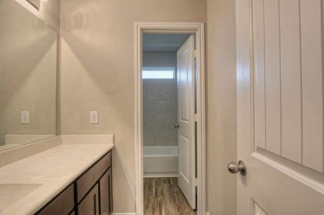 Building Photo - 9517 Yellow Rose Dr