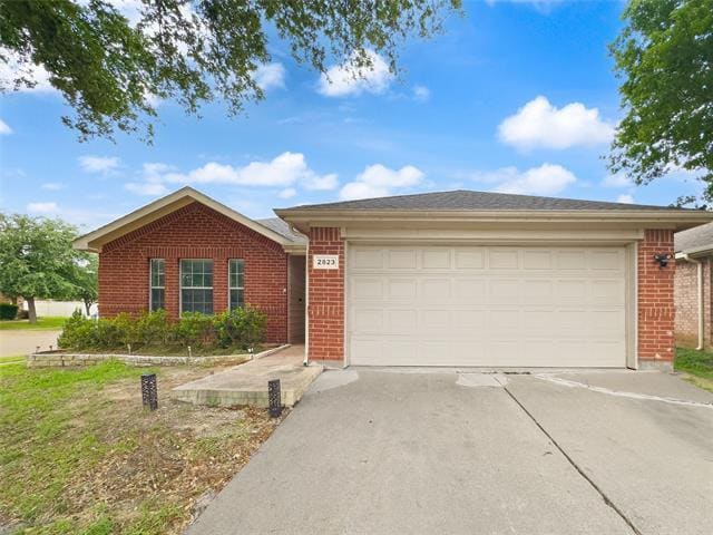 Building Photo - 2823 Brookhurst Dr