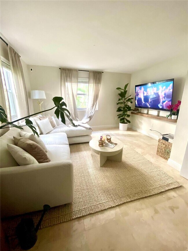 Building Photo - 4600 SW 67th Ave