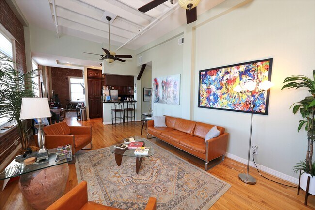 Building Photo - 1927 Harborside Dr