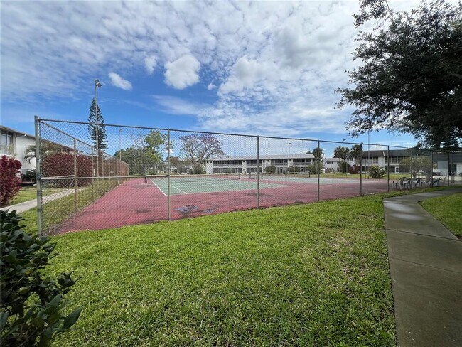 Building Photo - 4507 3rd St Cir W