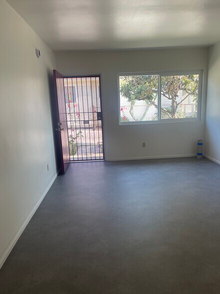 Building Photo - 1924 Workman St