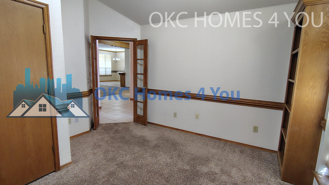 Building Photo - Beautiful 3 Bed + Office Home in Yukon off...