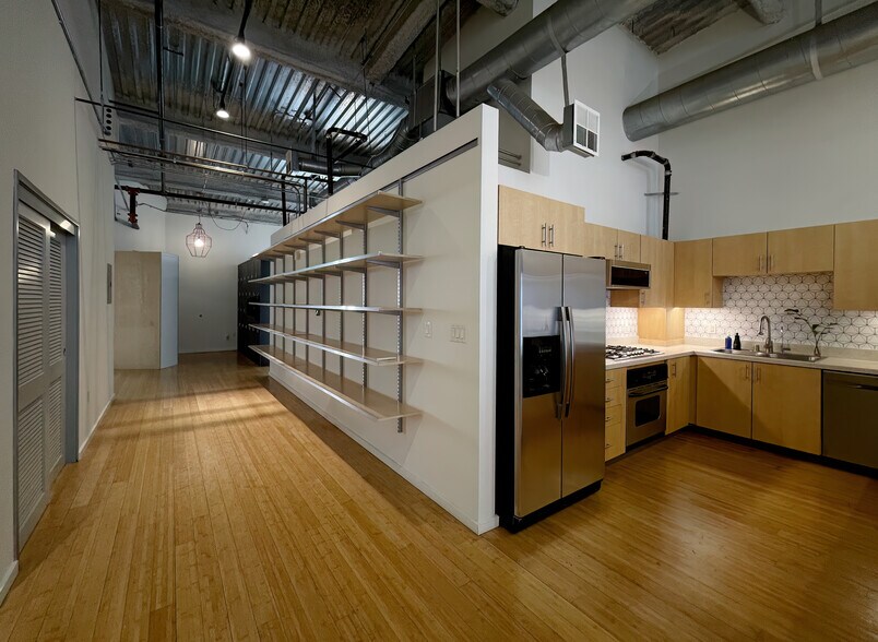 Building Photo - 1130 S FLOWER St