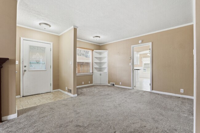 Building Photo - 2927 Brinker Ave