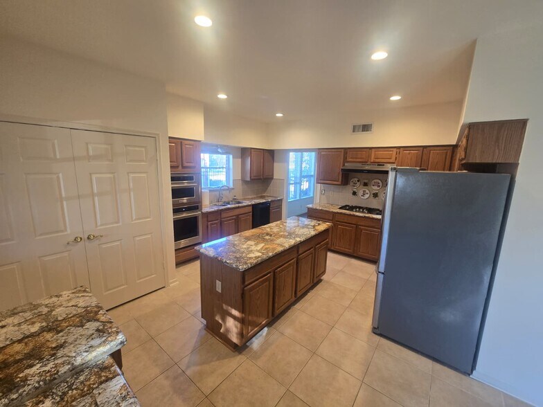 Building Photo - 12851 Apple Forest Trl