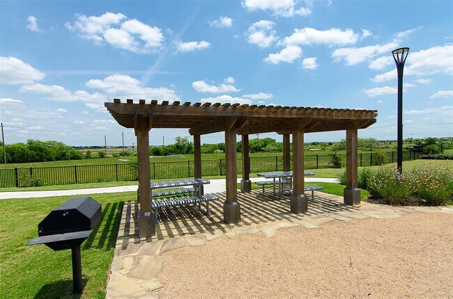 Building Photo - 117 Naset Dr