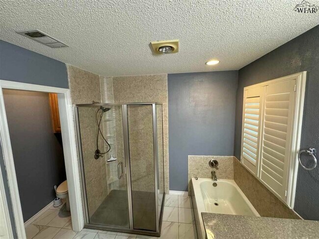 Building Photo - 4845 Shenandoah Dr