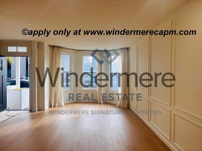 Building Photo - Beautifully Remodeled 2 Bed/2 Bath Duplex- in desirable location Downtown Sacramento!!