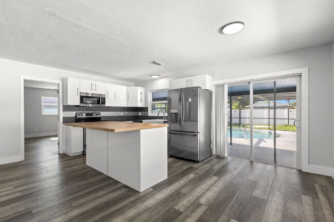 Building Photo - Home For Rent in Fortuna Park WITH A POOL!