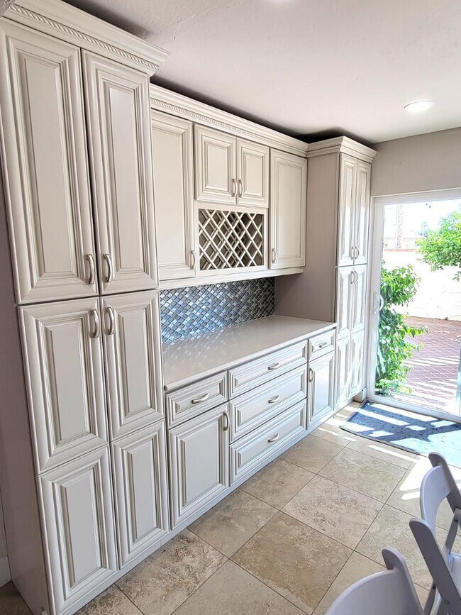 Building Photo - 5770 N Scottsdale Rd