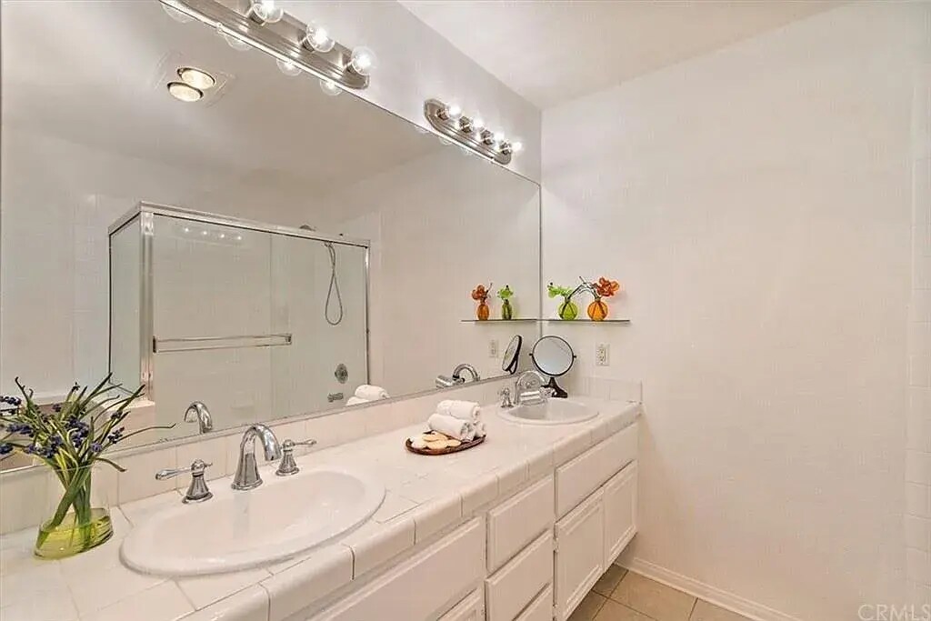 Building Photo - 1414 Brett Pl