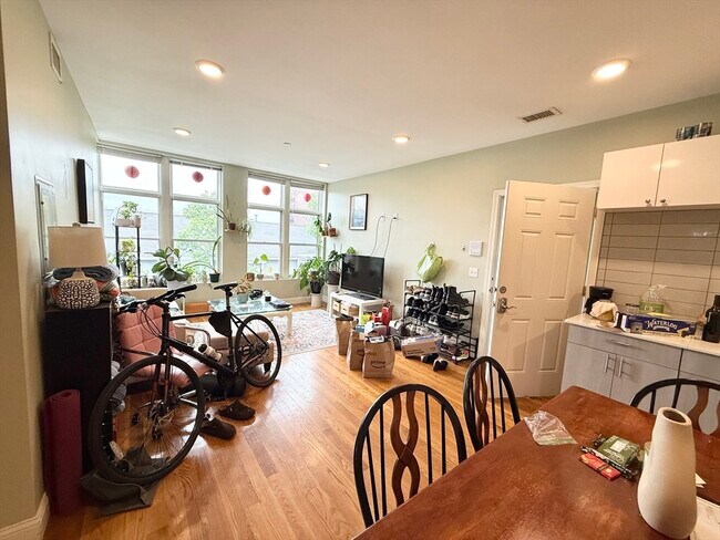 Building Photo - 299 Dudley St