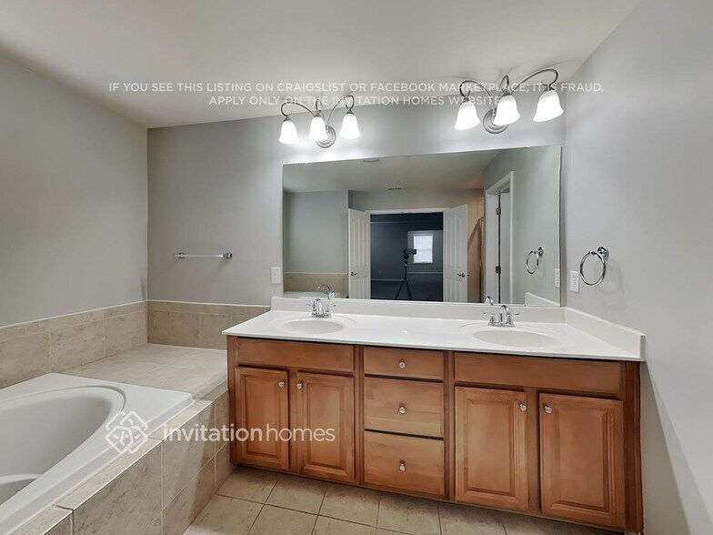 Building Photo - 1220 Brough Hall Dr